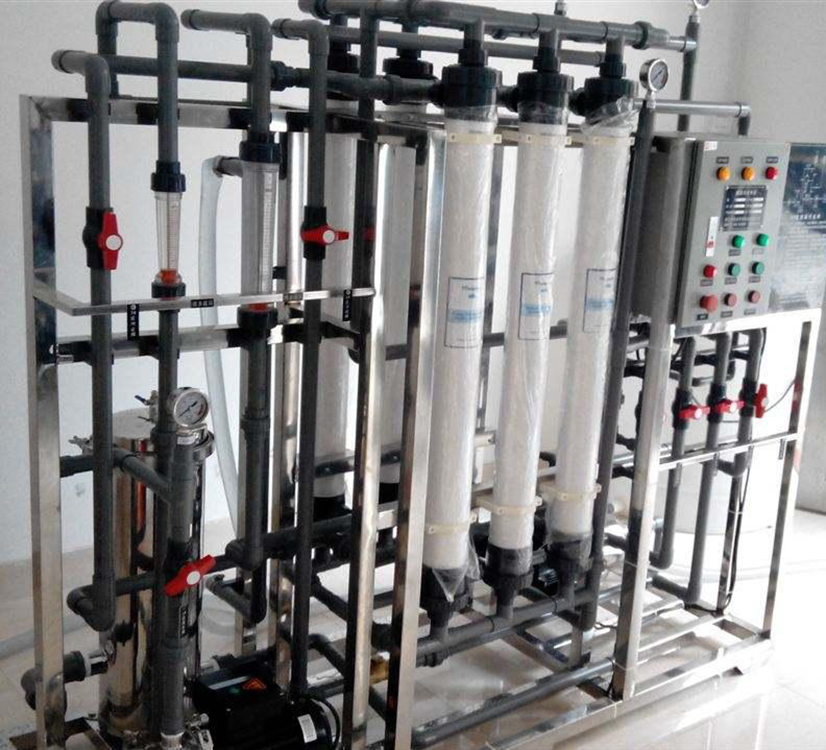 藍(lán)膜水處理廠家做整套設(shè)備嗎？