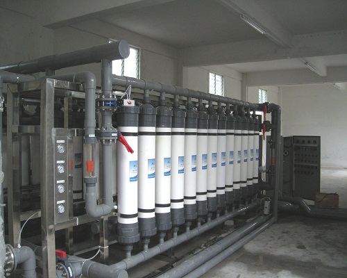 超濾設(shè)備和反滲透設(shè)備有什么不同？-藍(lán)膜